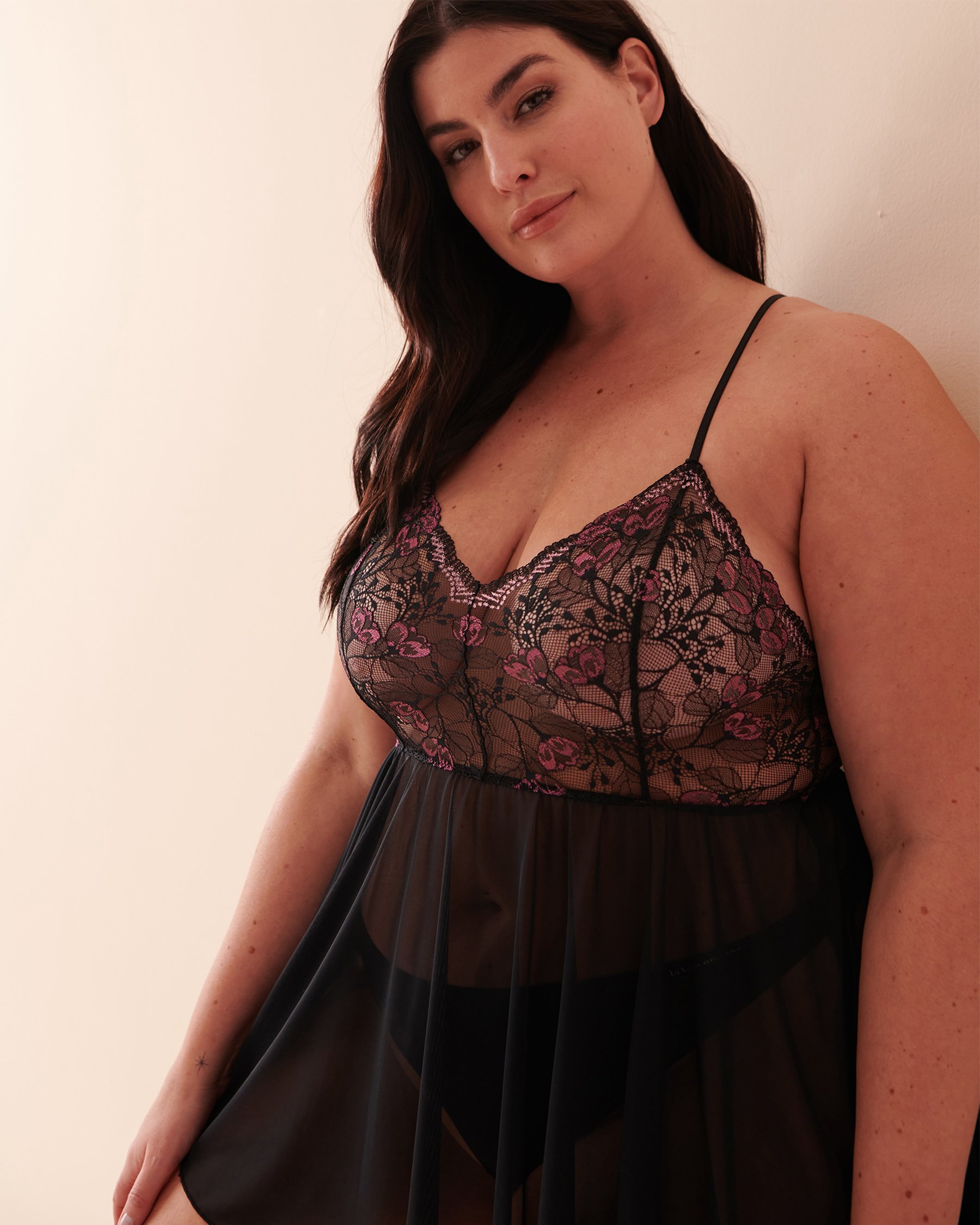LA VIE EN ROSE Embroidered Lace and Mesh Babydoll Black 60500132 - View3