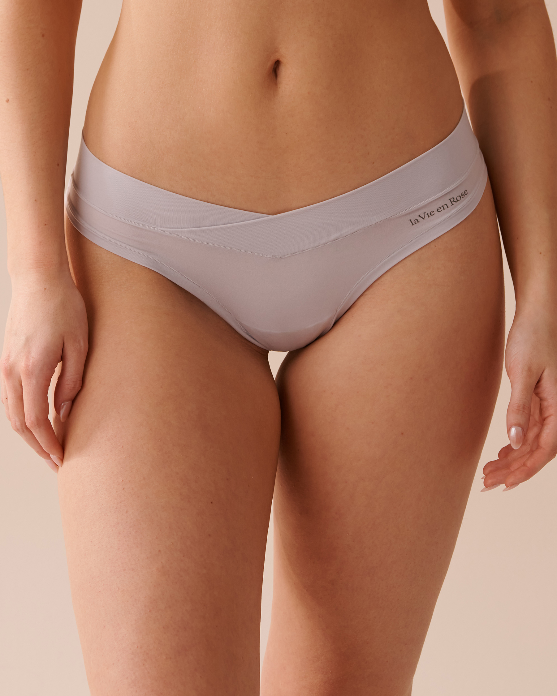LA VIE EN ROSE Perfect Fit Thong Panty Pearl Grey 20200436 - View1