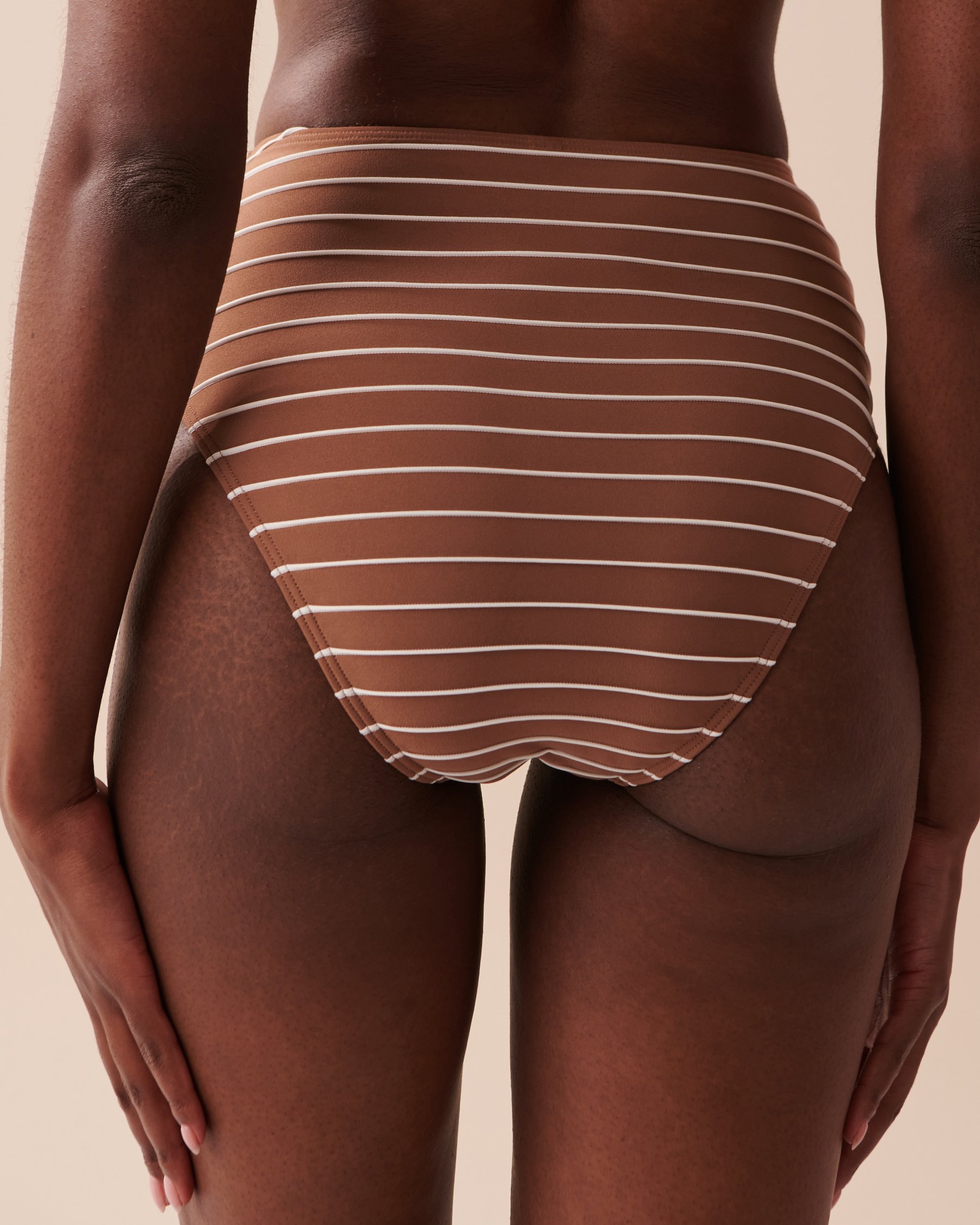 LA VIE EN ROSE AQUA Bas de bikini taille haute à rayures texturées Brun noix de coco 70300547 - Voir2