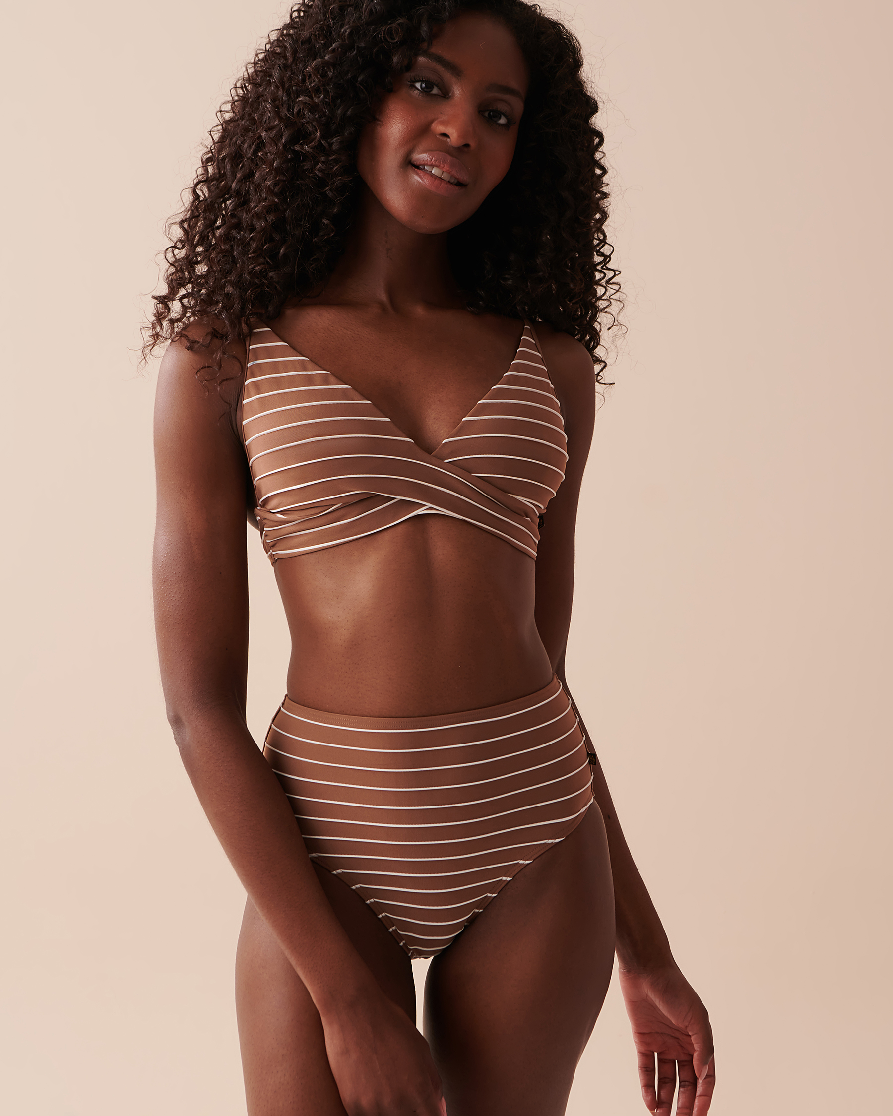 LA VIE EN ROSE AQUA Bas de bikini taille haute à rayures texturées Brun noix de coco 70300547 - Voir3