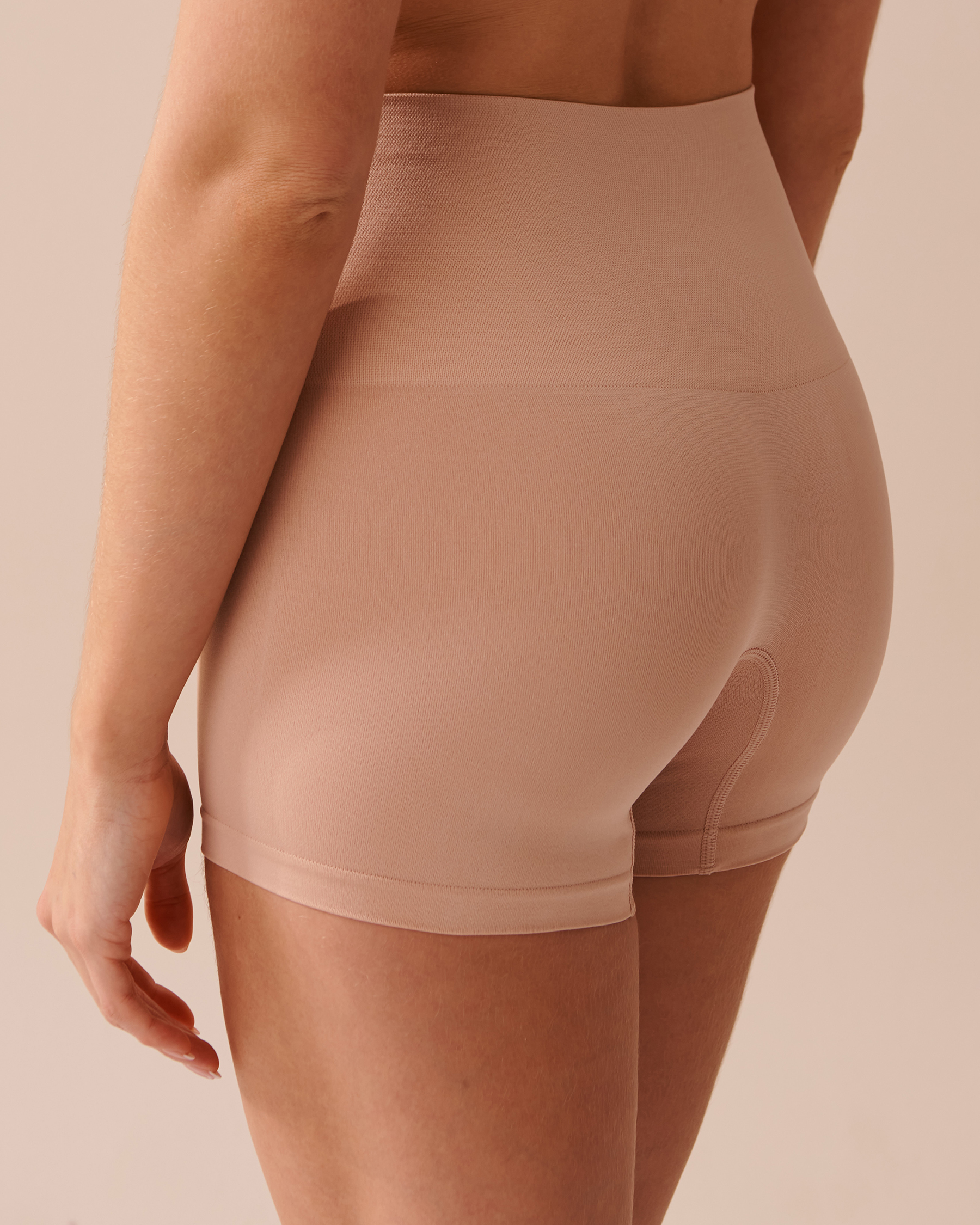 Seamless Fabric High Waist Shaping Shorts - Latte